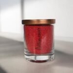 Bekvapė biri žvakė stiklo indelyje - "Red" 160 g.